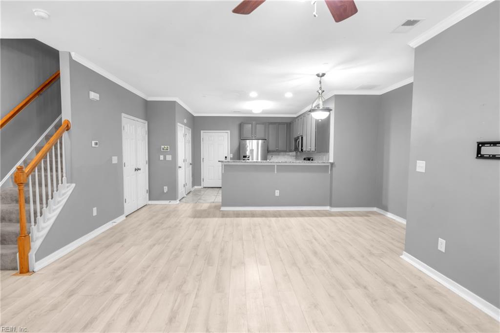 654 Claire LN