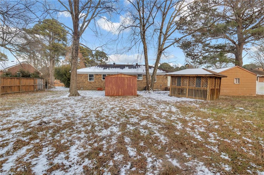 4208 Heather RD