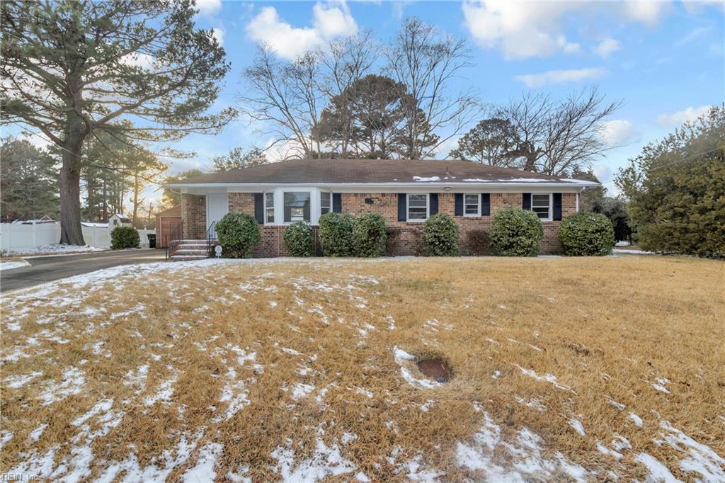 4208 Heather RD