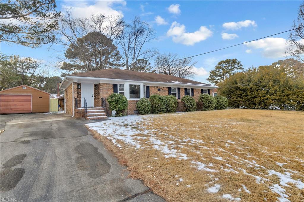 4208 Heather RD