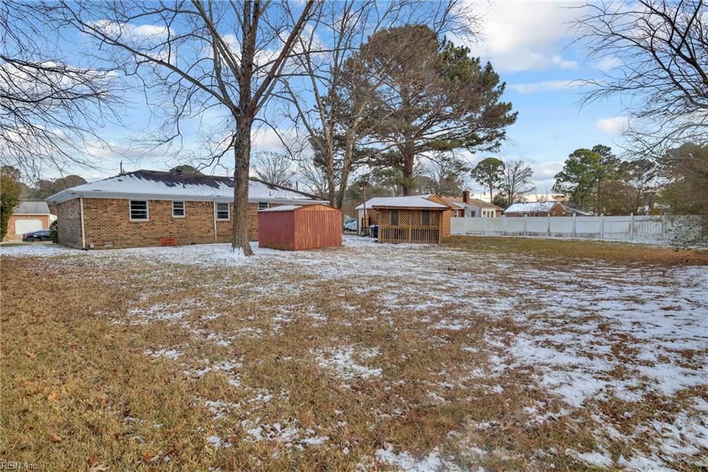 4208 Heather RD