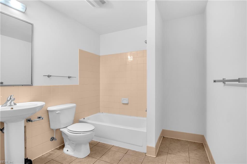 433 Saint Paul's BLVD 2D