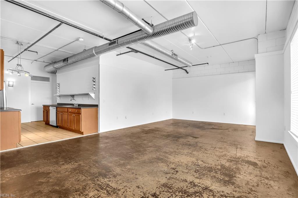 433 Saint Paul's BLVD 2D