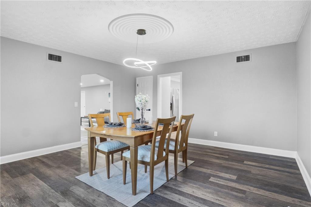 5565 Bennetts Pasture RD