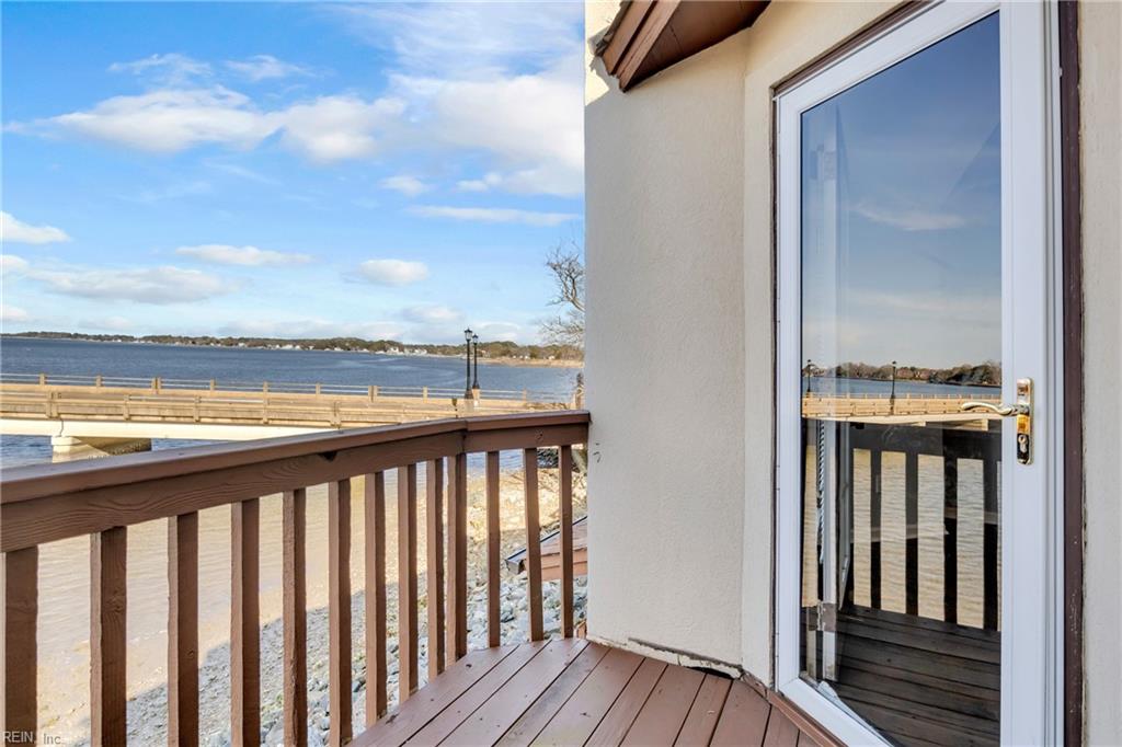 71 Waters Edge CIR