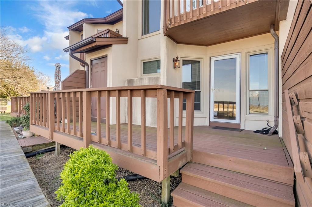 71 Waters Edge CIR