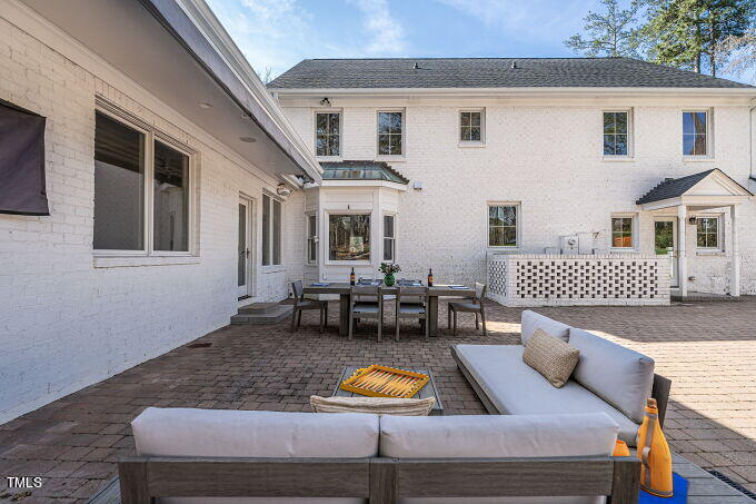 114 Lochinvar Court