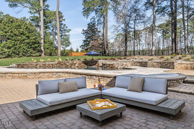 114 Lochinvar Court