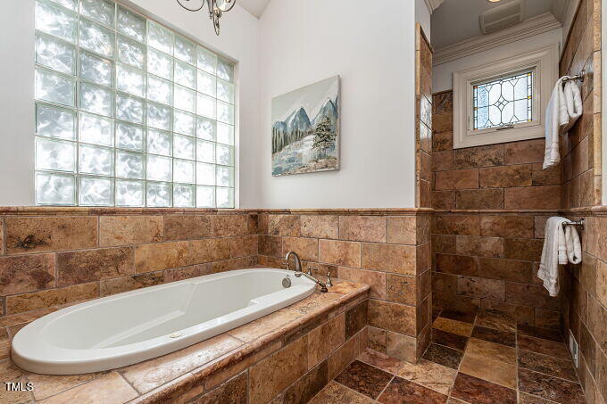 114 Lochinvar Court