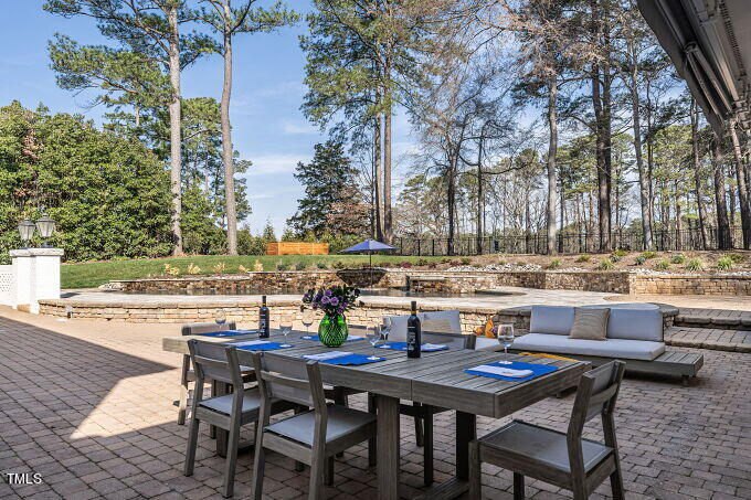 114 Lochinvar Court