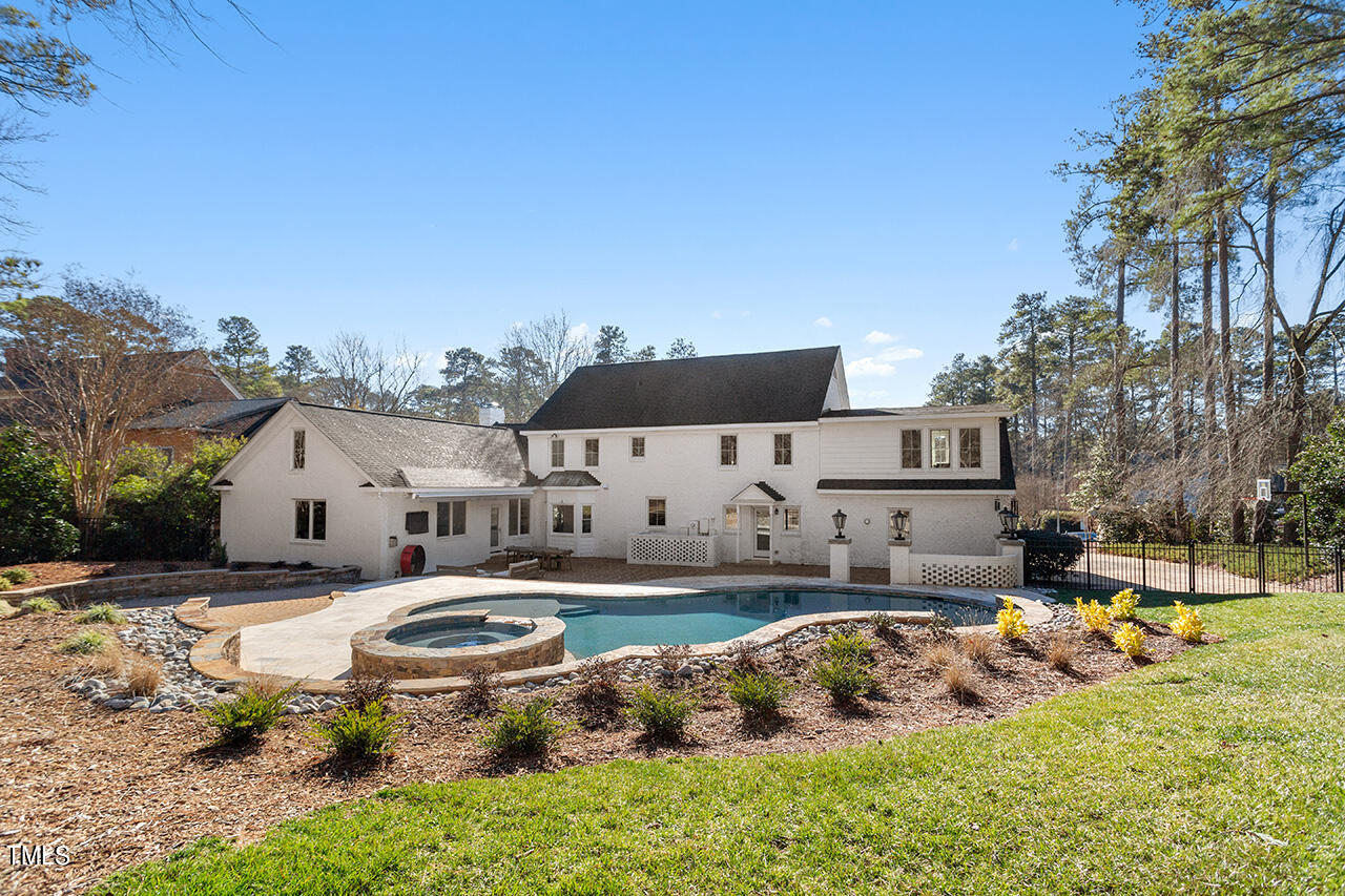 114 Lochinvar Court