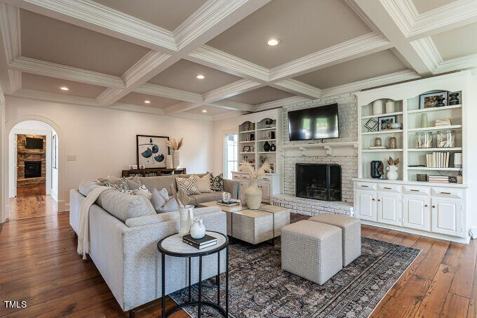 114 Lochinvar Court