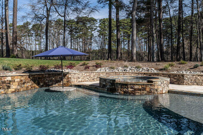 114 Lochinvar Court