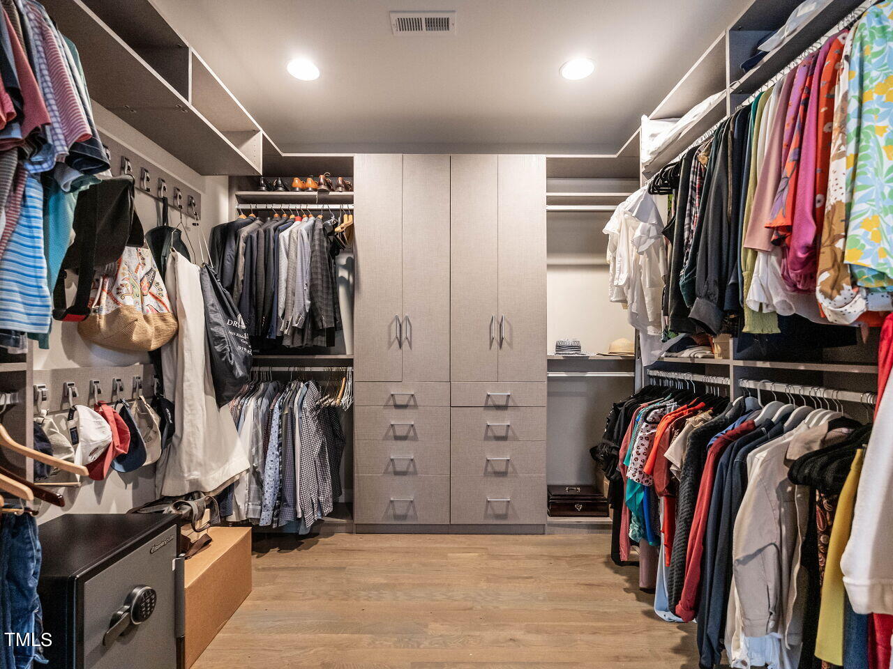 935 Regency Cottage Place