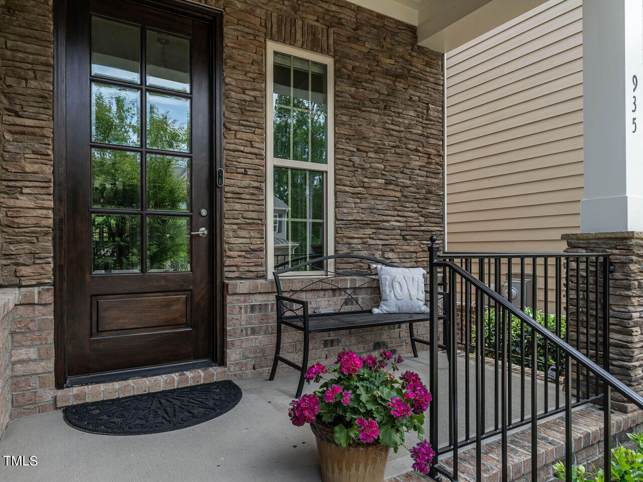 935 Regency Cottage Place