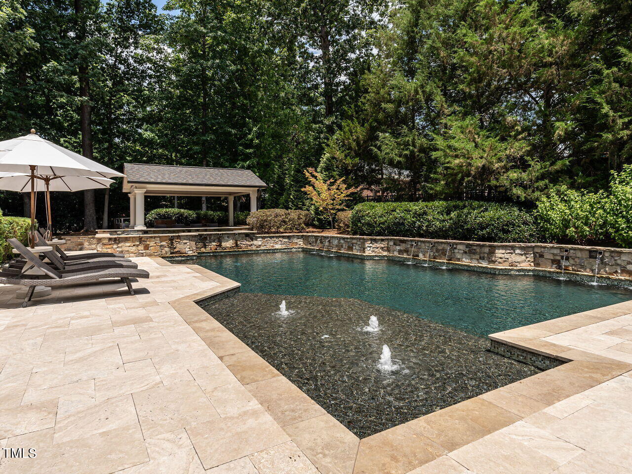 106 Martinique Place