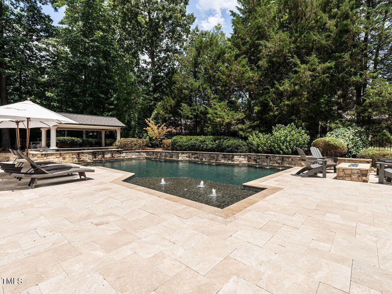 106 Martinique Place