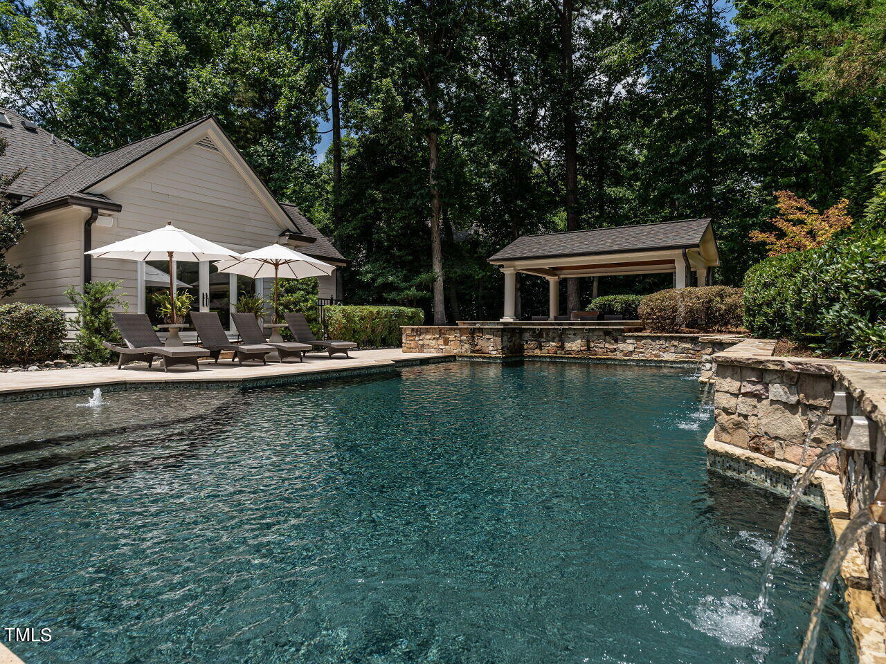106 Martinique Place