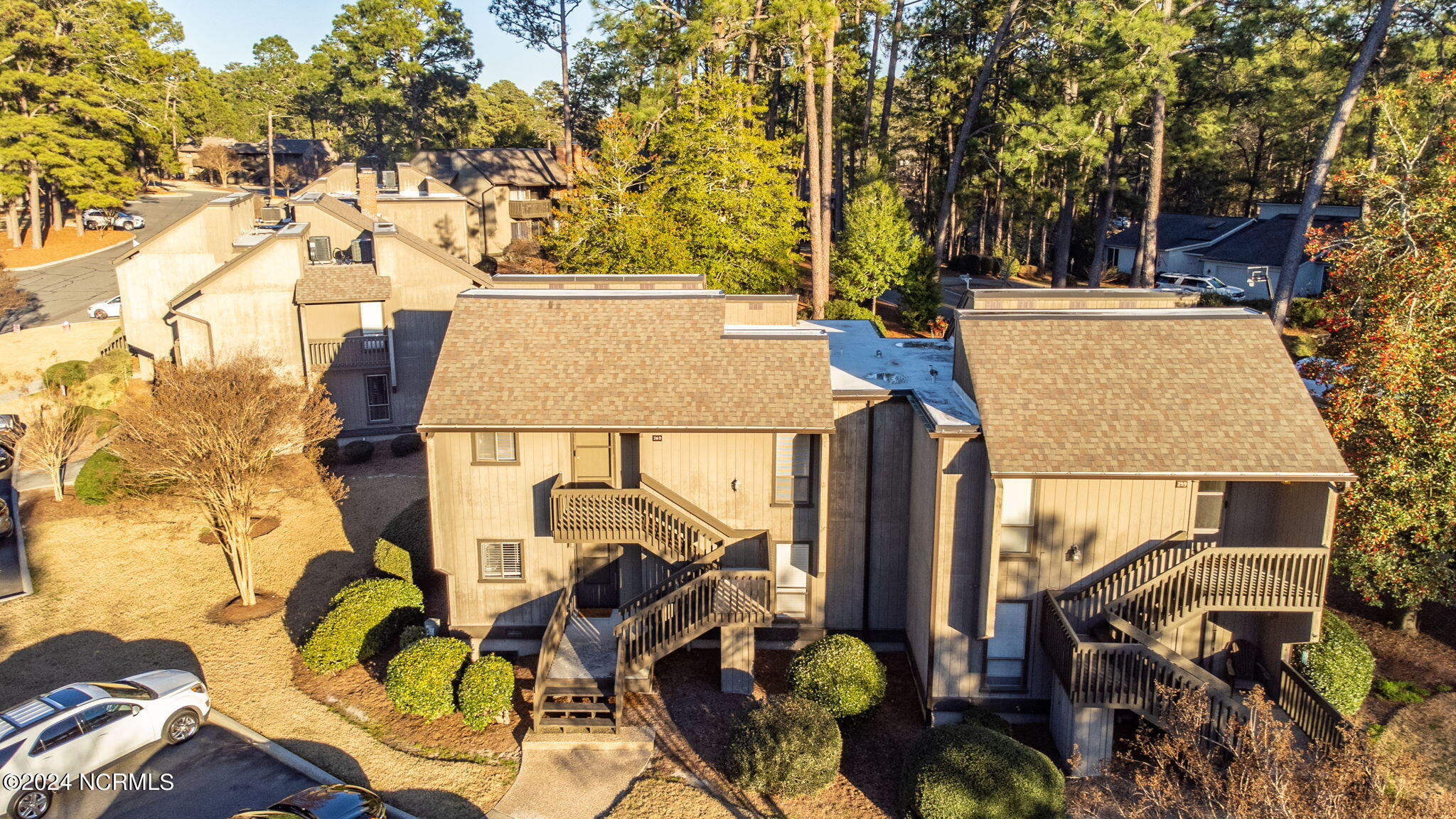 800 Saint Andrews, 260