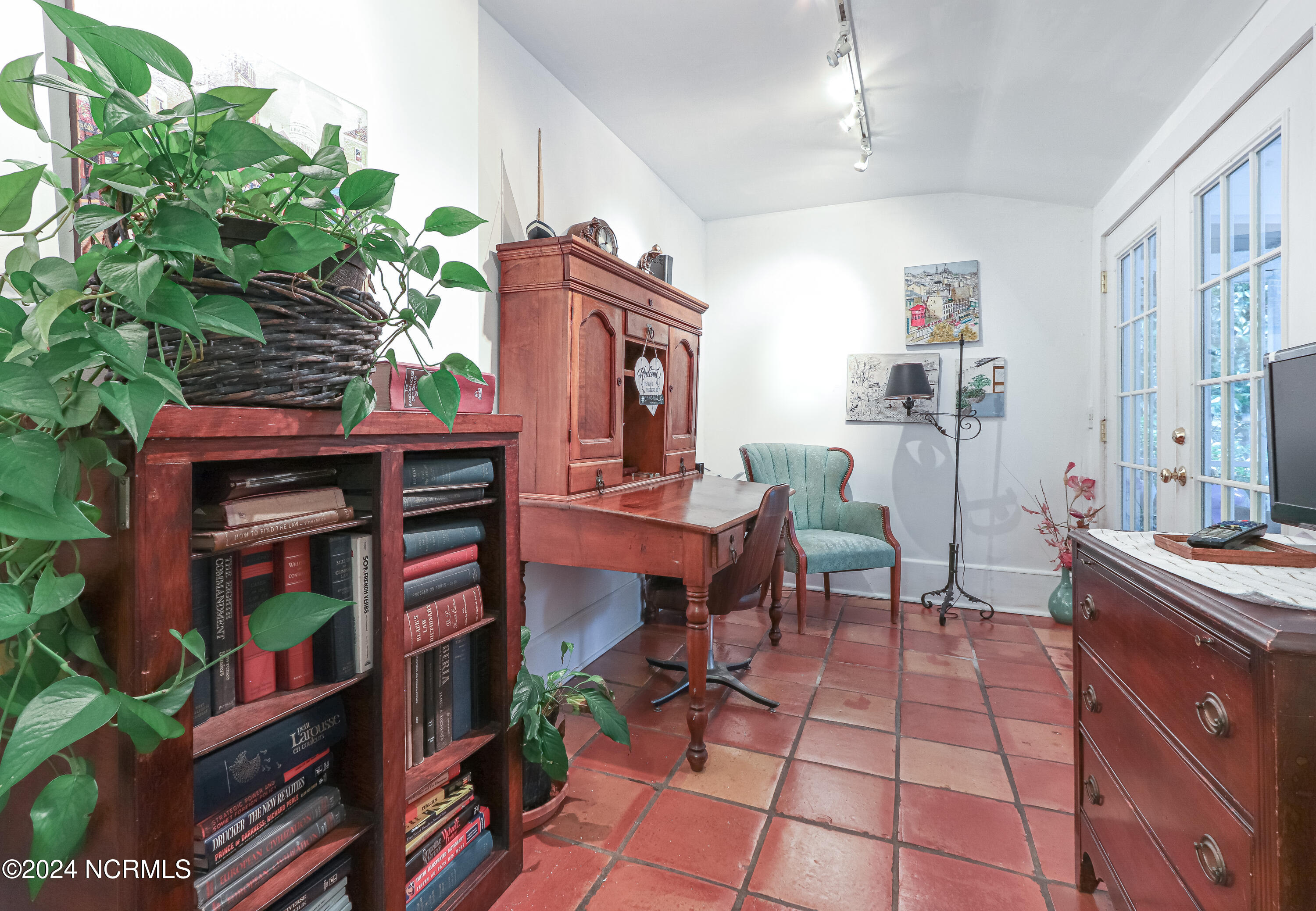 40 Caddell Road
