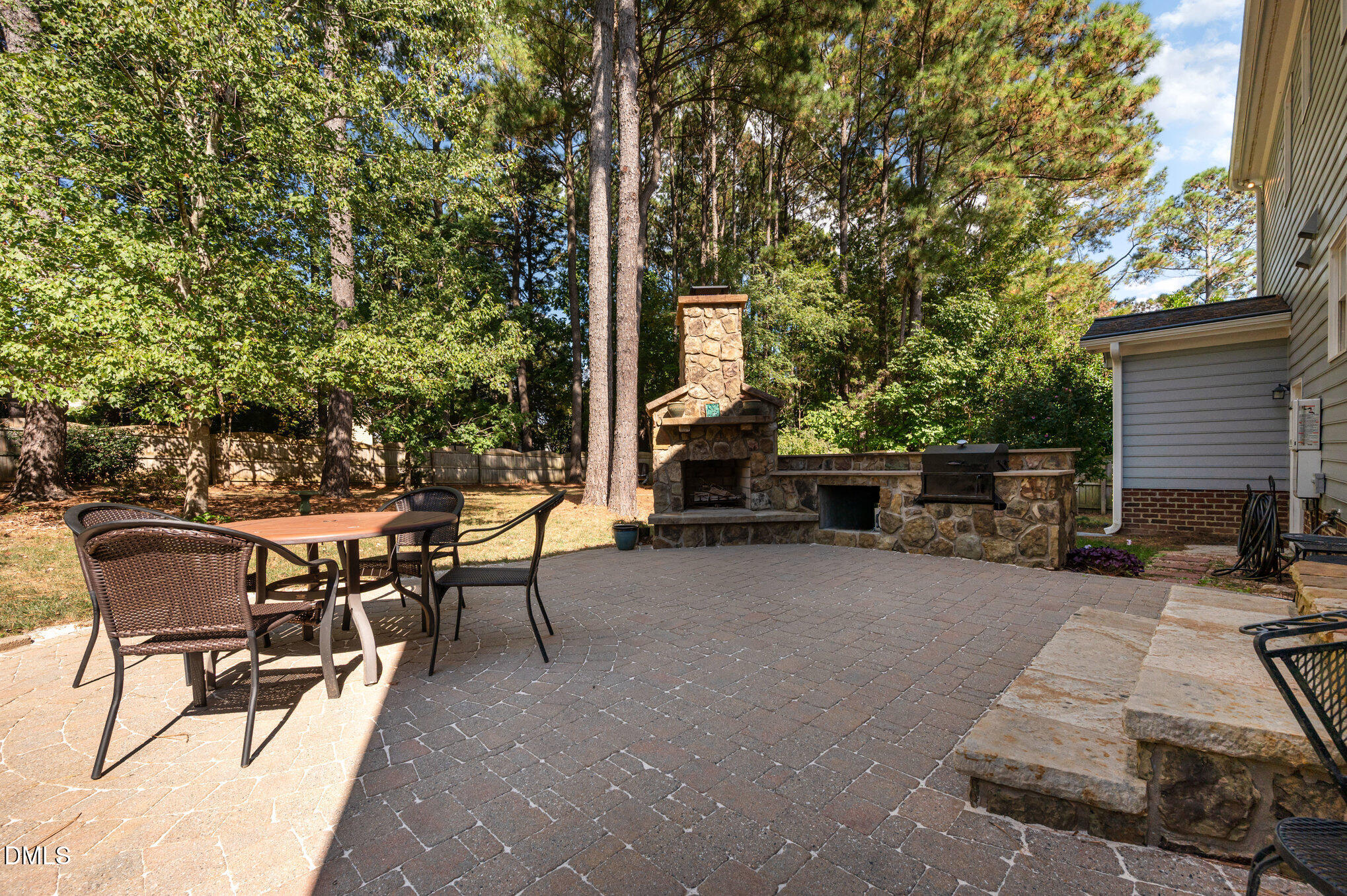 8004 Looking Glass Court