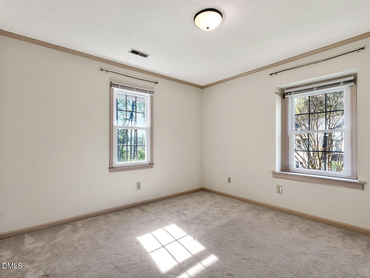 833 Kensington Drive