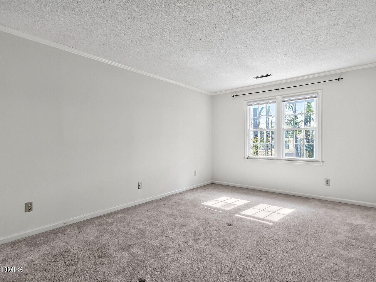 833 Kensington Drive