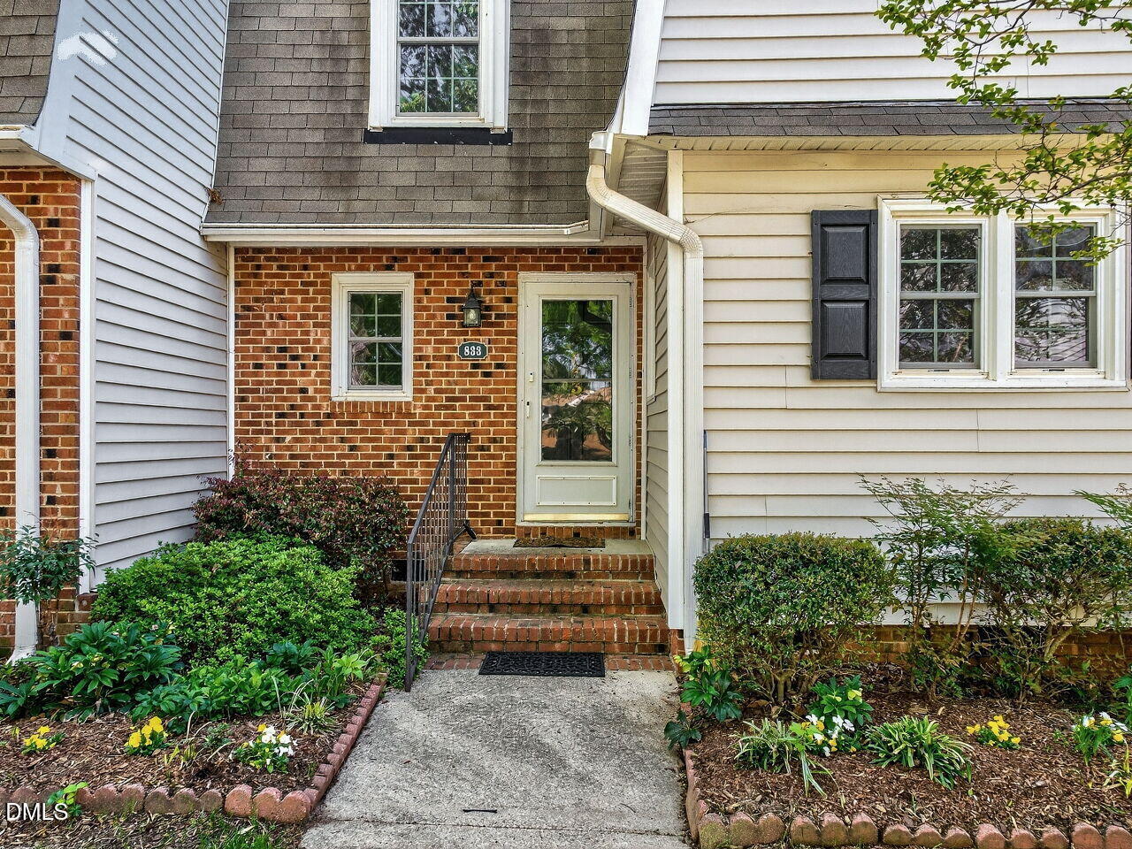 833 Kensington Drive