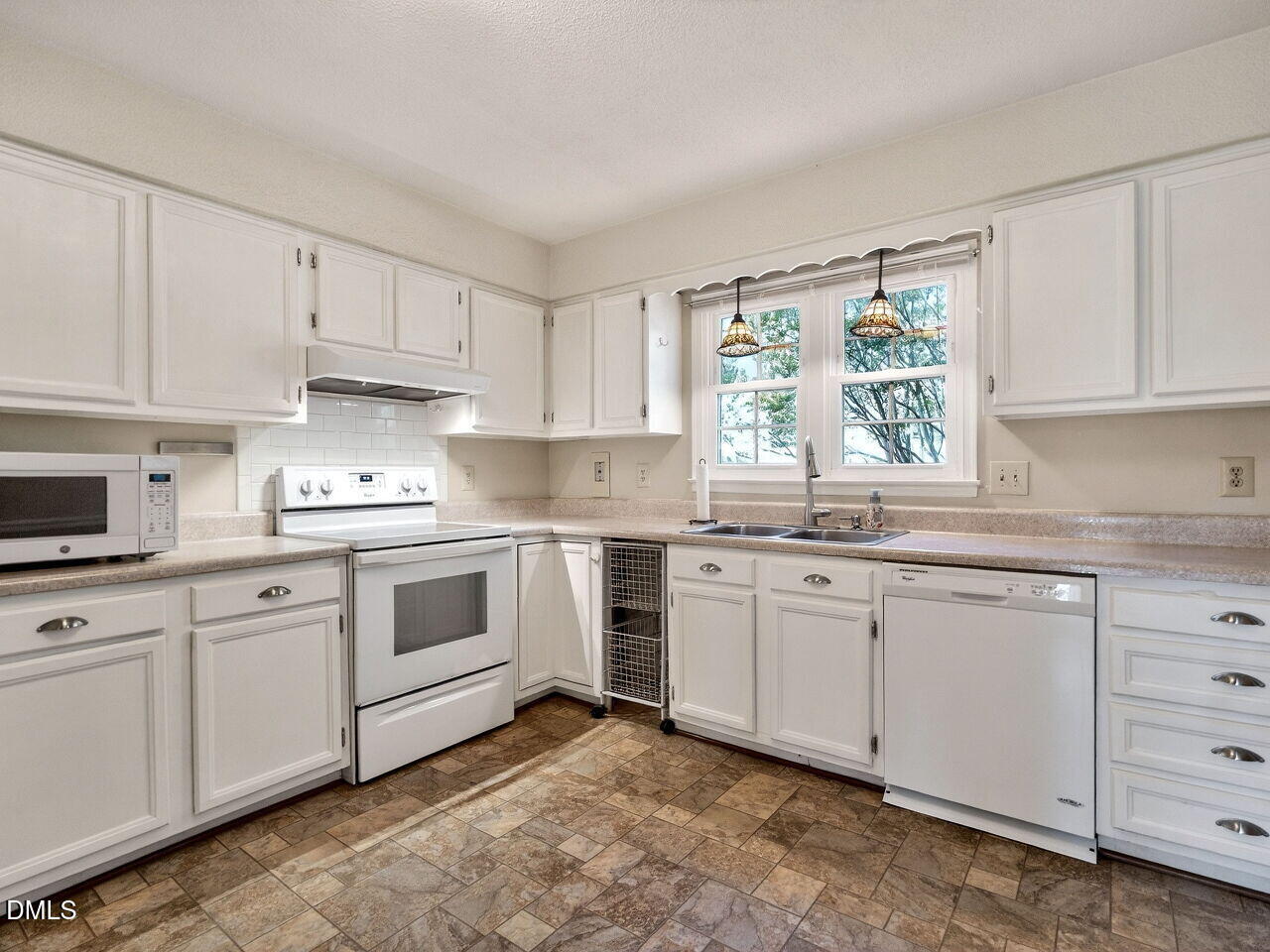 833 Kensington Drive