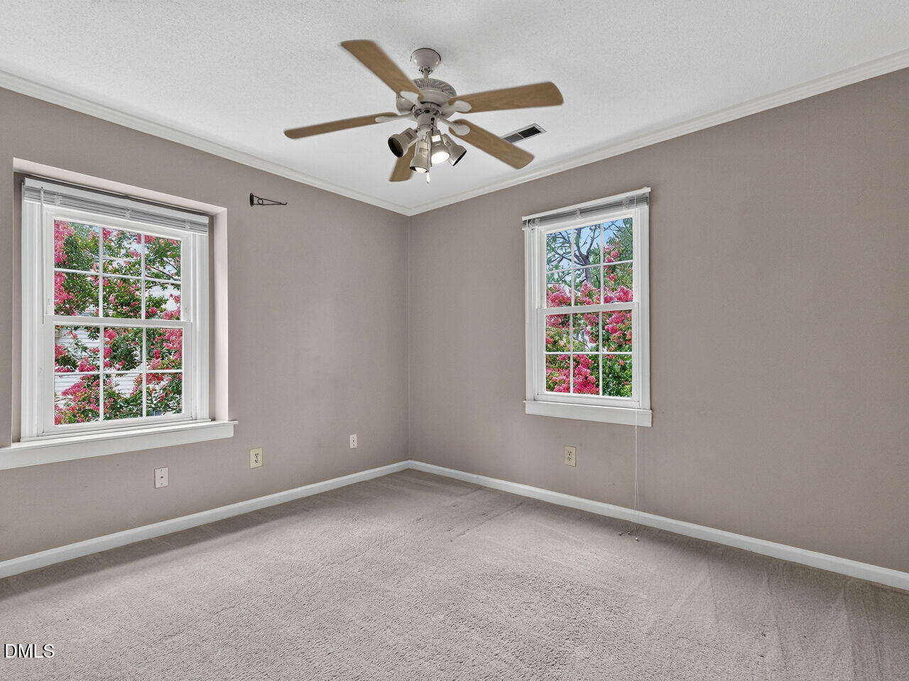 833 Kensington Drive