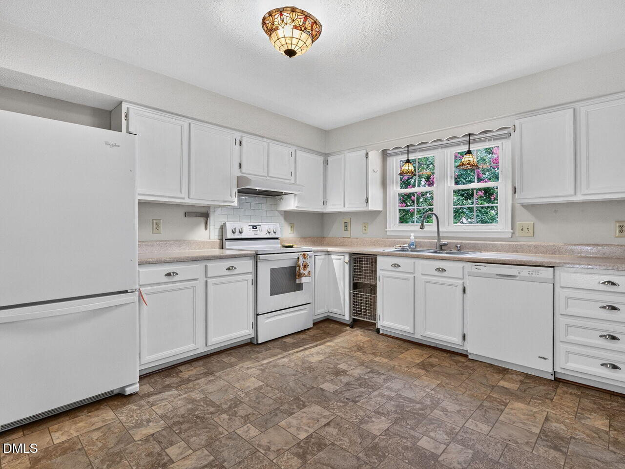 833 Kensington Drive