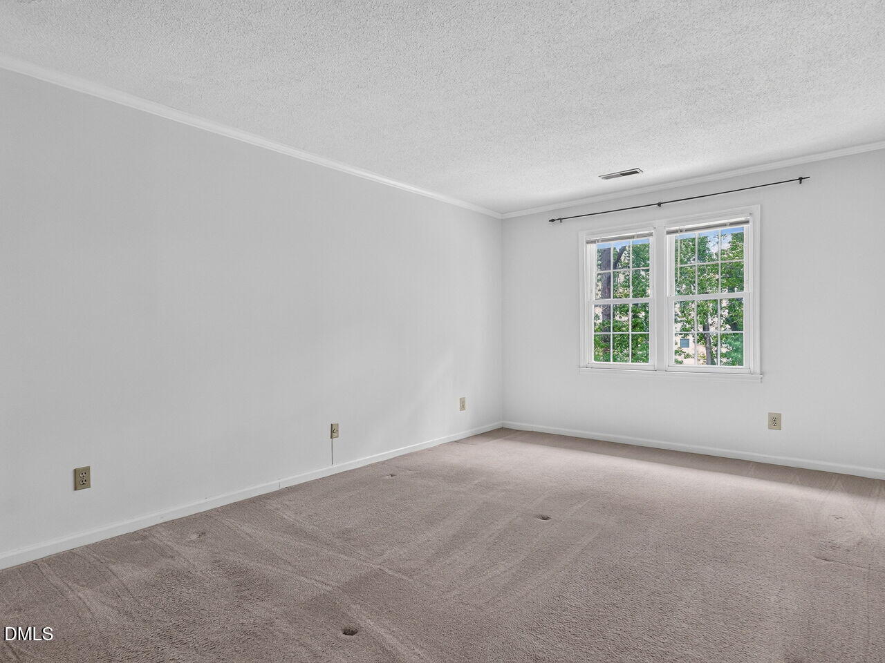 833 Kensington Drive