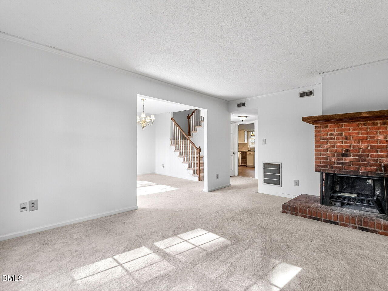 833 Kensington Drive