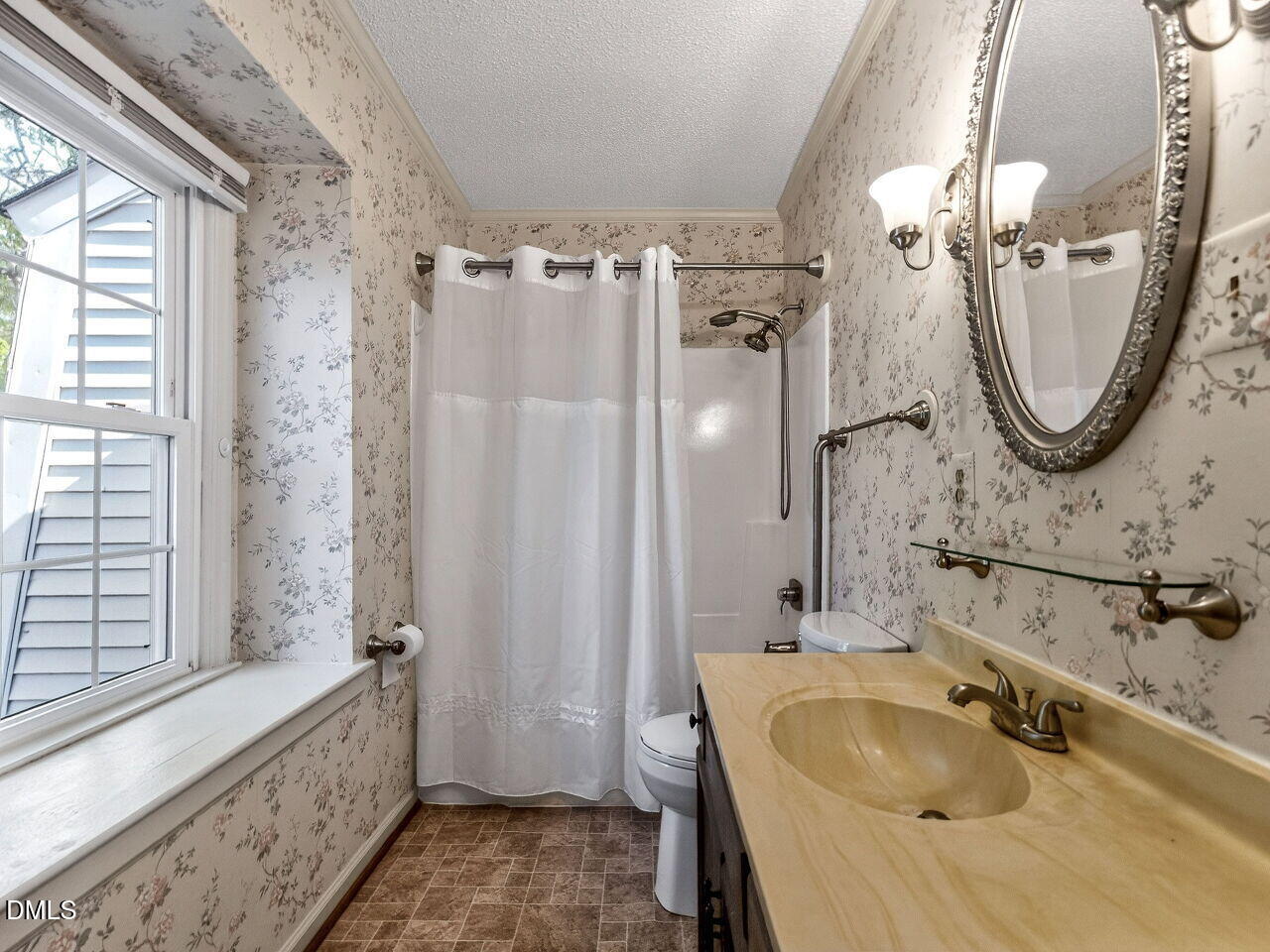 833 Kensington Drive