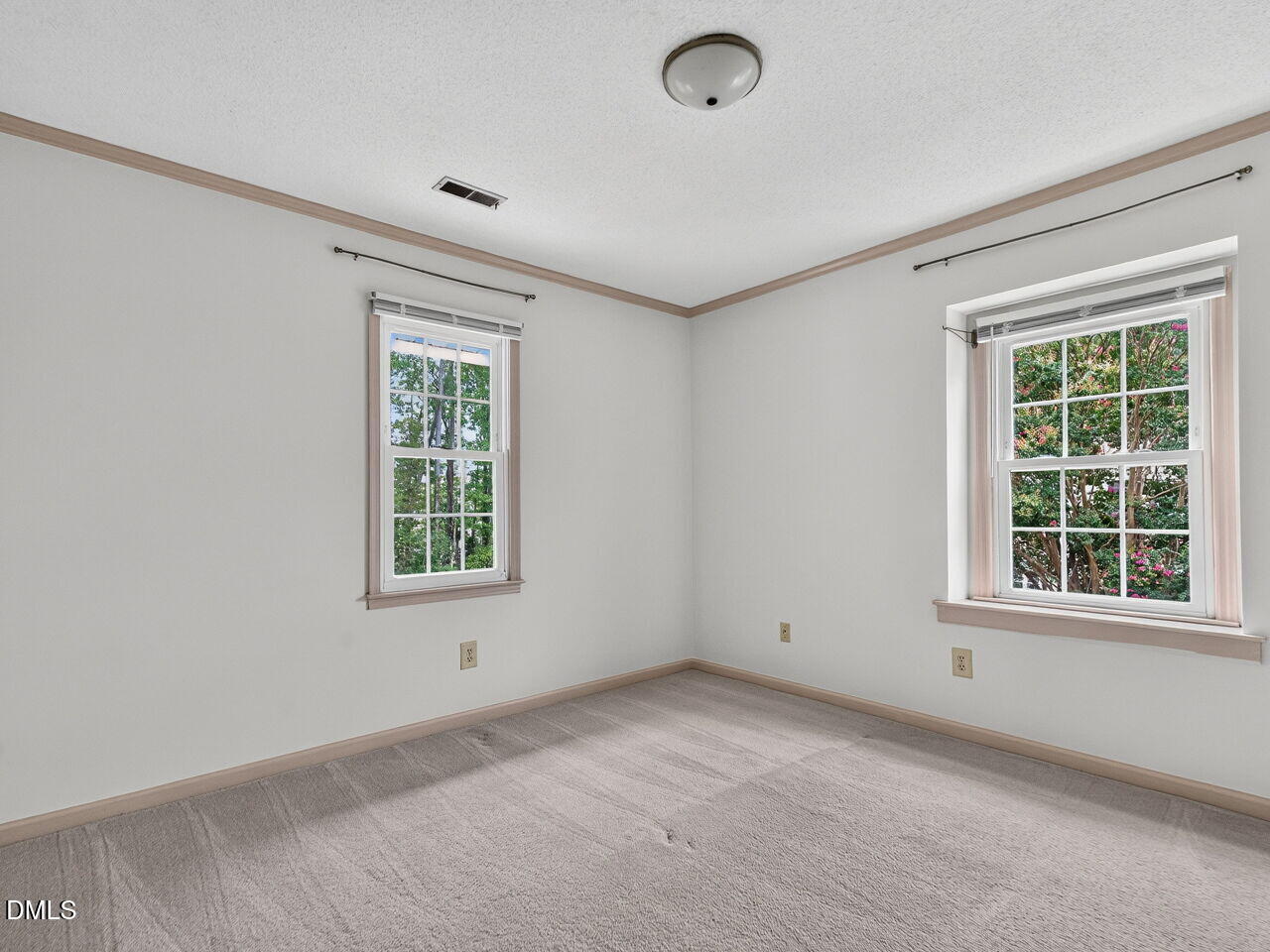 833 Kensington Drive