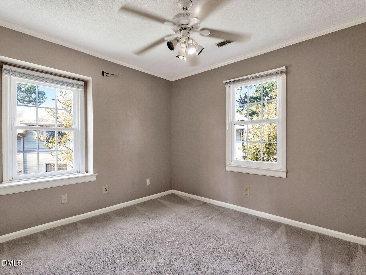 833 Kensington Drive