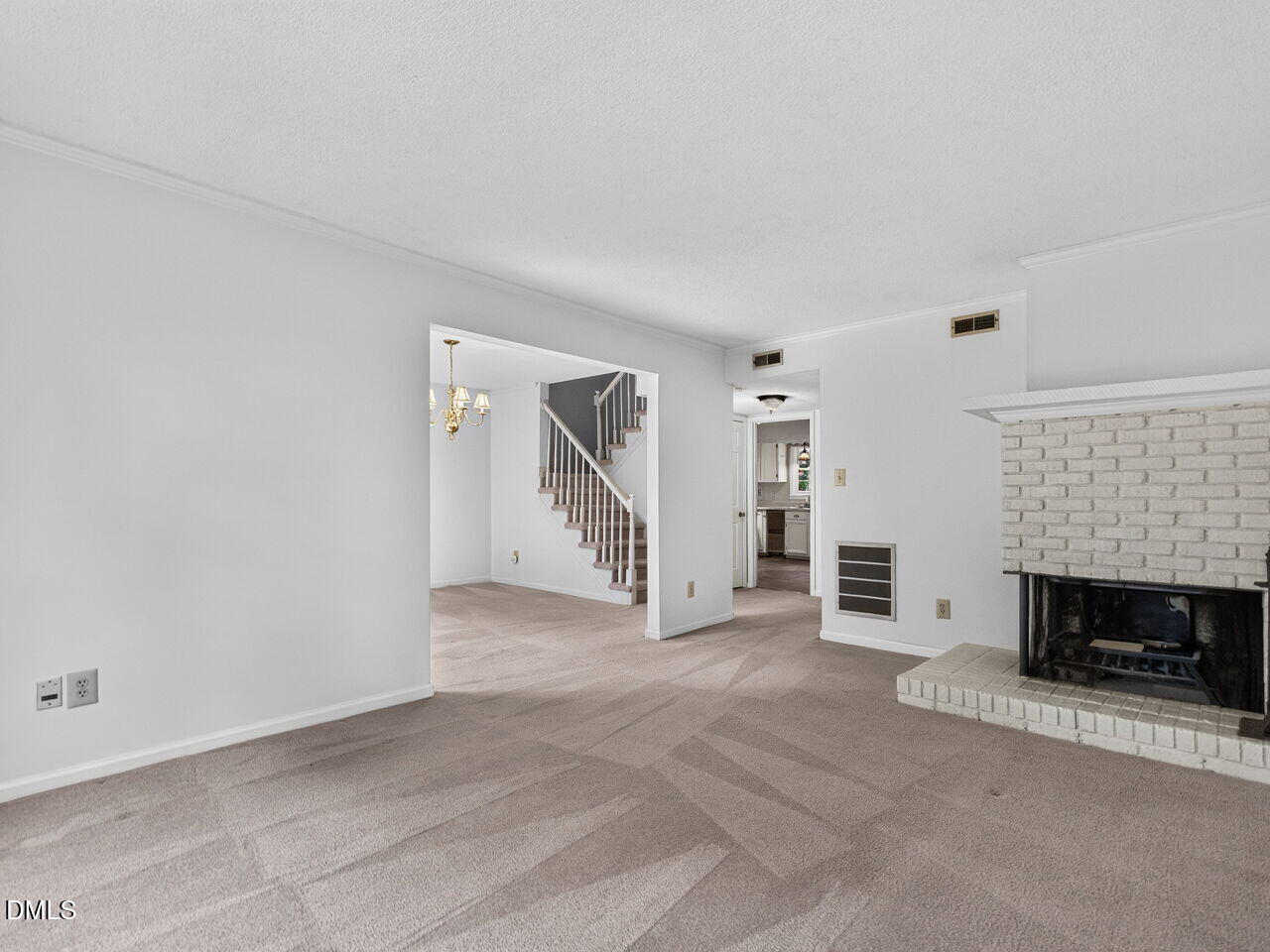833 Kensington Drive