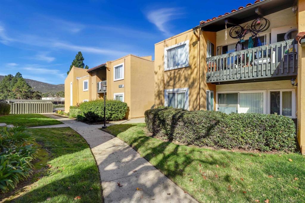 17199 W Bernardo Dr 103