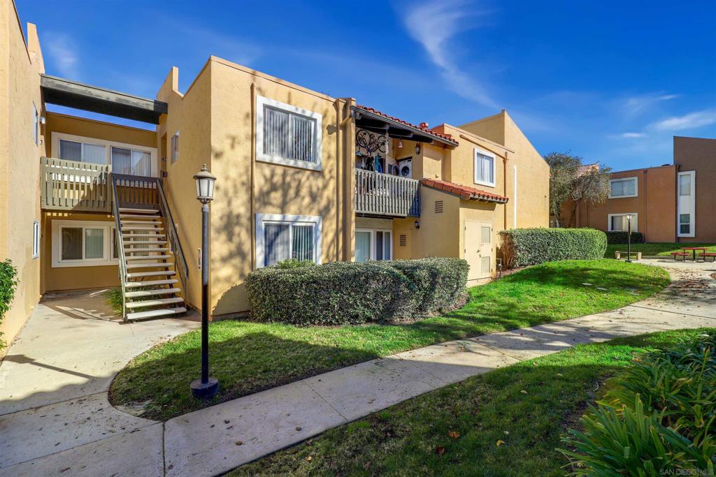 17199 W Bernardo Dr 103