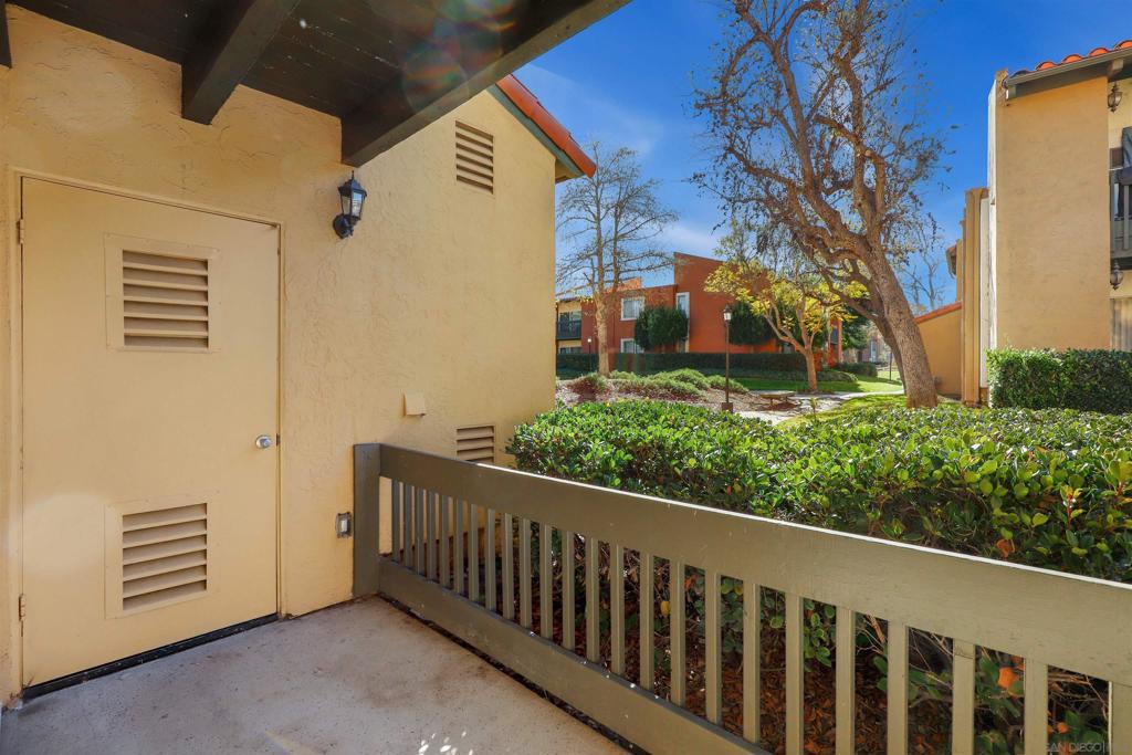 17199 W Bernardo Dr 103