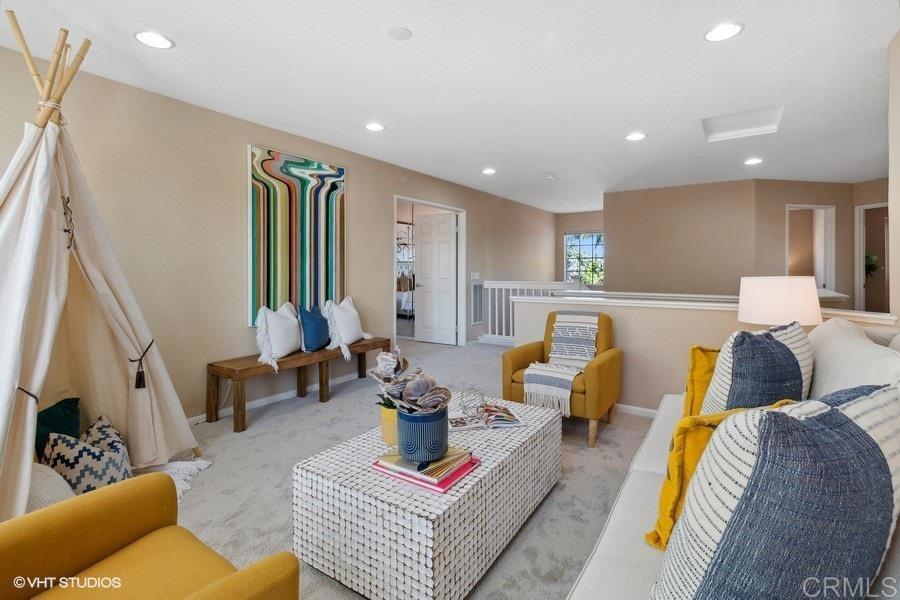 2152 Avenida Toronja