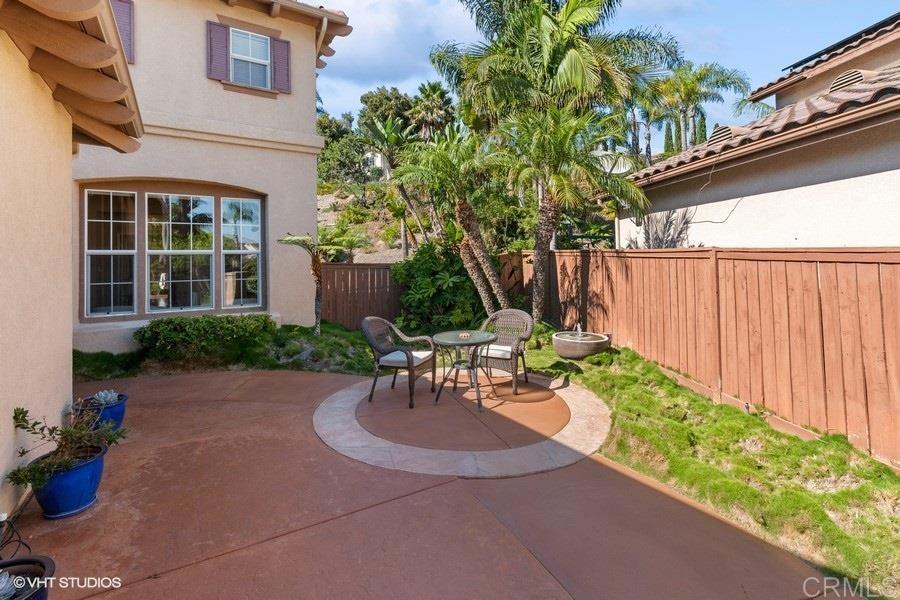 2152 Avenida Toronja