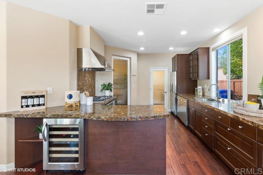 2152 Avenida Toronja