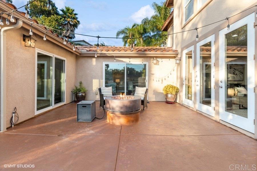 2152 Avenida Toronja