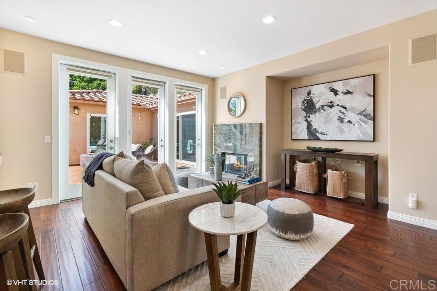 2152 Avenida Toronja