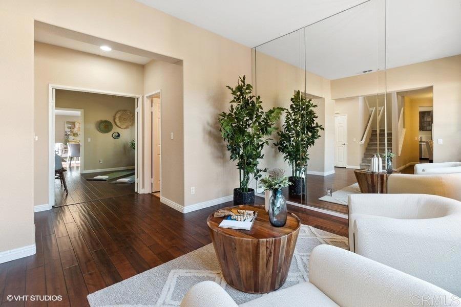 2152 Avenida Toronja