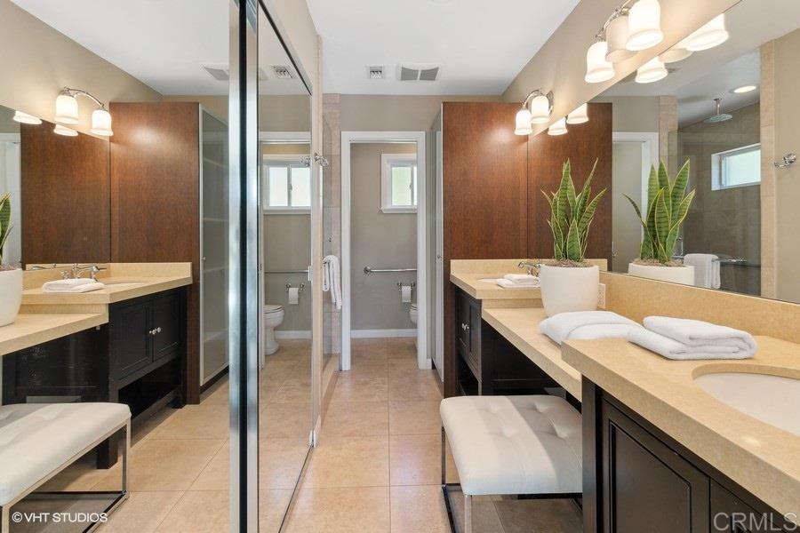 2152 Avenida Toronja