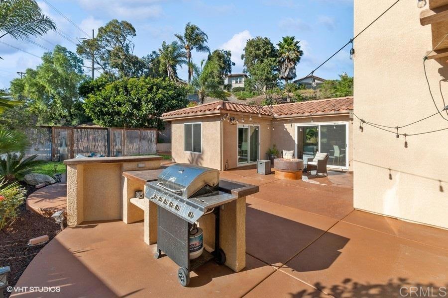 2152 Avenida Toronja