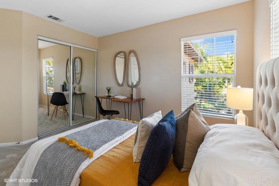 2152 Avenida Toronja