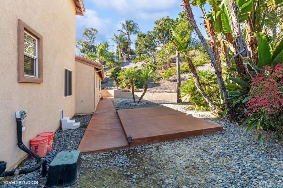 2152 Avenida Toronja